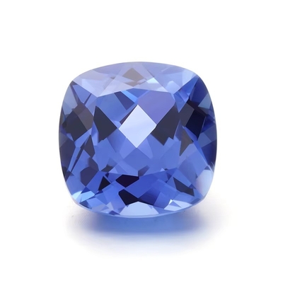 Sapphire blu, gemme coltivate in laboratorio, di varie forme e dimensioni per gioielli