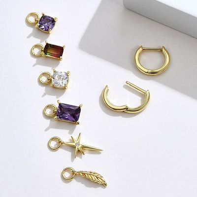 il platino degli insiemi di 0.67in 2.2g Sterling Silver Jewelry ha placcato gli orecchini d'argento dell'ago della CZ
