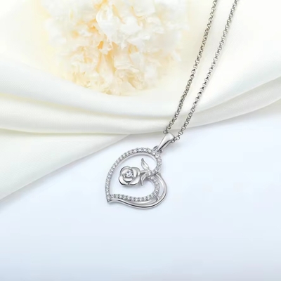 YASVITTI Ingrosso Collare per donna con pendente su misura Gioielli pregiati Rosa rivestita in rodio 925 Colli di cuore in argento sterling