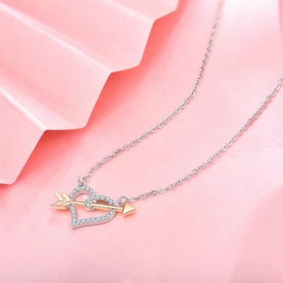 YASVITTI OEM ODM Alta Qualità 925 Sterling Silver Cupid Collare Rosa Dorato Placcato Cuore Frecce Collare Per Dono Amante