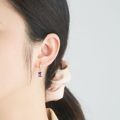 il platino degli insiemi di 0.67in 2.2g Sterling Silver Jewelry ha placcato gli orecchini d'argento dell'ago della CZ
