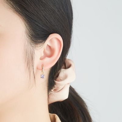 il platino degli insiemi di 0.67in 2.2g Sterling Silver Jewelry ha placcato gli orecchini d'argento dell'ago della CZ